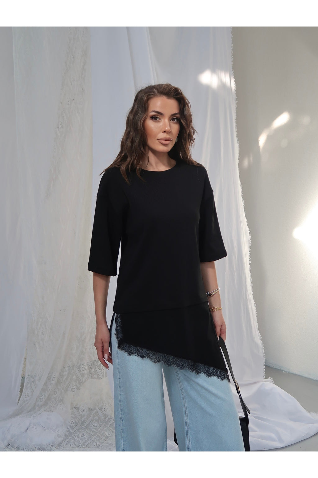 PWGY273 - Kadın Elora İnterlok Kumaş Eteği Dantel Detaylı Oversize T-Shirt - Siyah