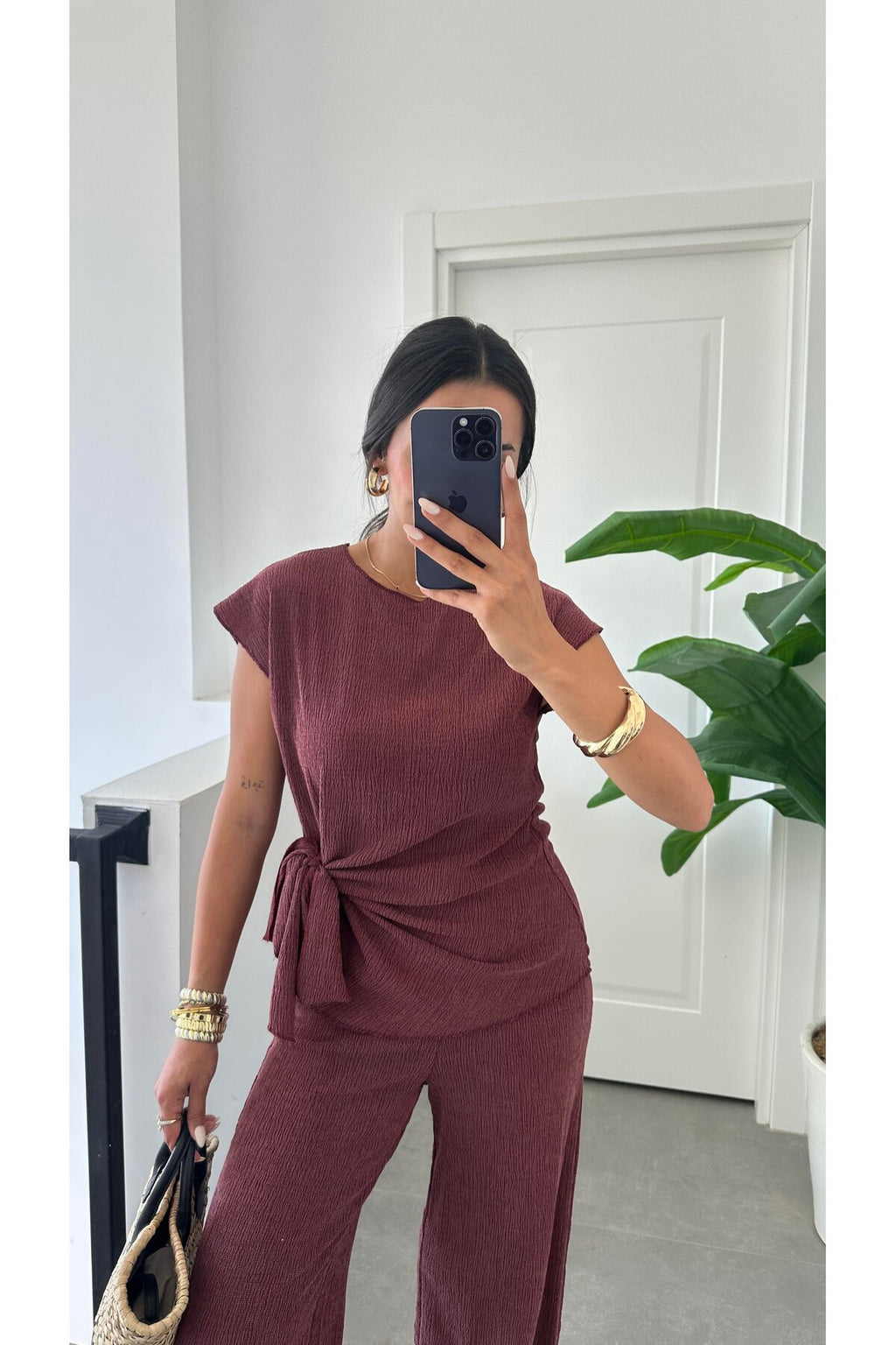 PWG2605251750 - Kadın Sienna Bordo Bağlama Detaylı Krinkıl Kumaş Bluz Pantolon Takım