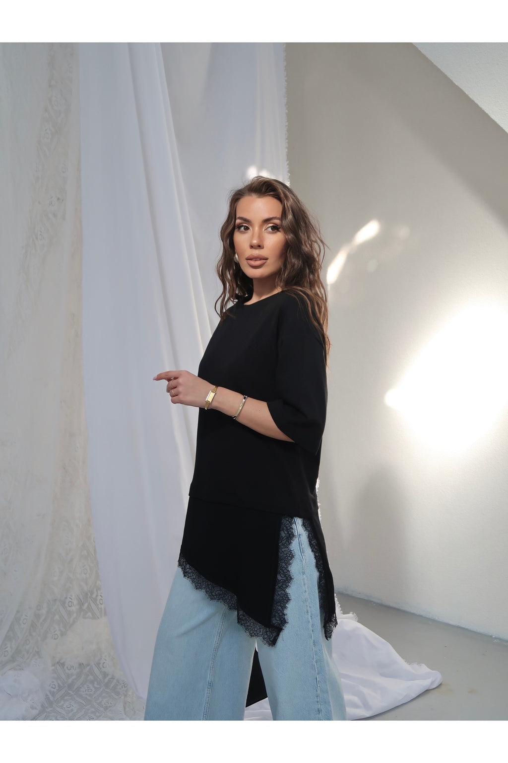 PWGY273 - Kadın Elora İnterlok Kumaş Eteği Dantel Detaylı Oversize T-Shirt - Siyah