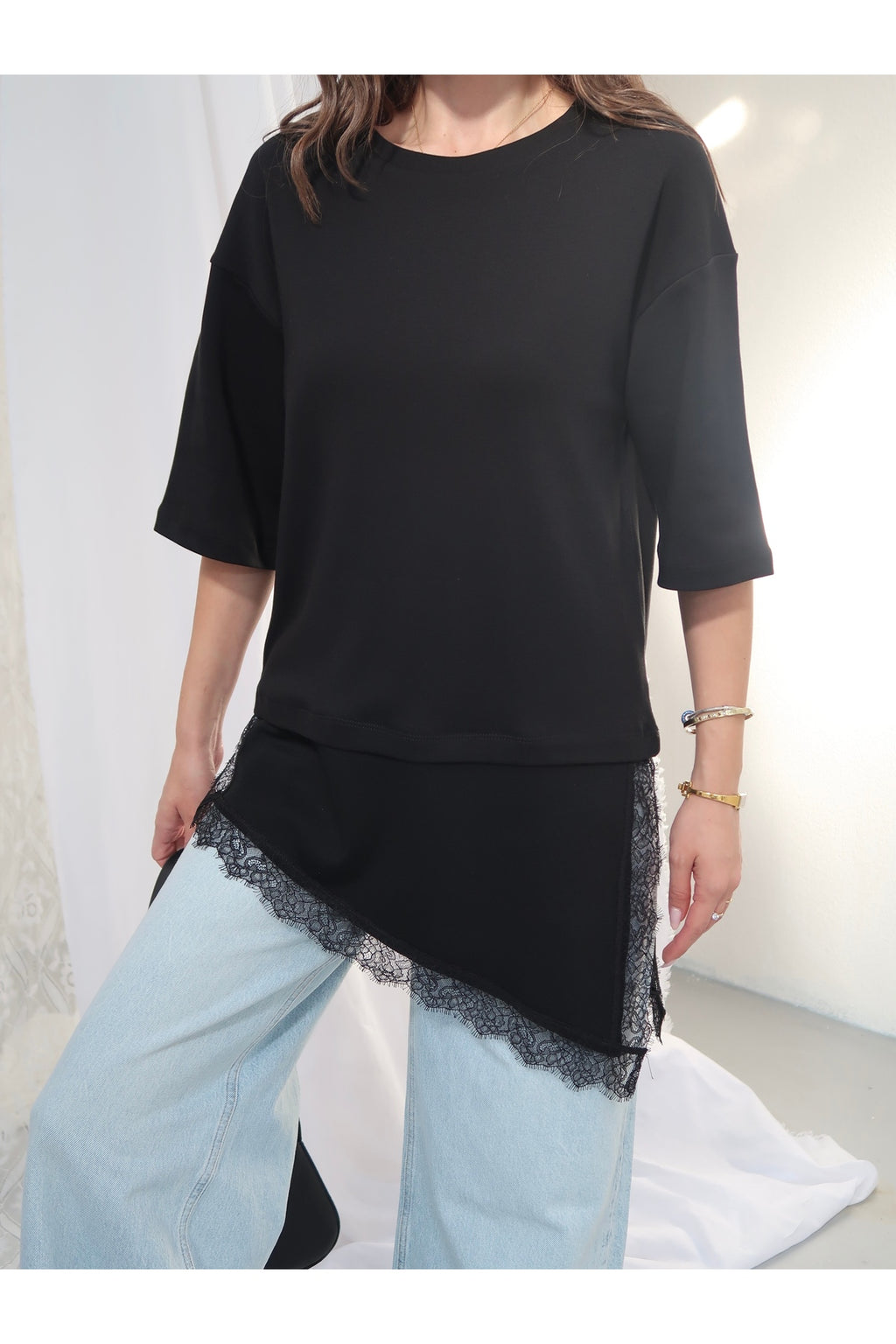 PWGY273 - Kadın Elora İnterlok Kumaş Eteği Dantel Detaylı Oversize T-Shirt - Siyah