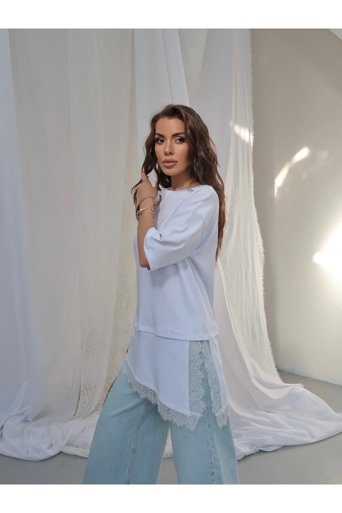 PWGY273 - Kadın Elora İnterlok Kumaş Eteği Dantel Detaylı Oversize T-Shirt - Beyaz