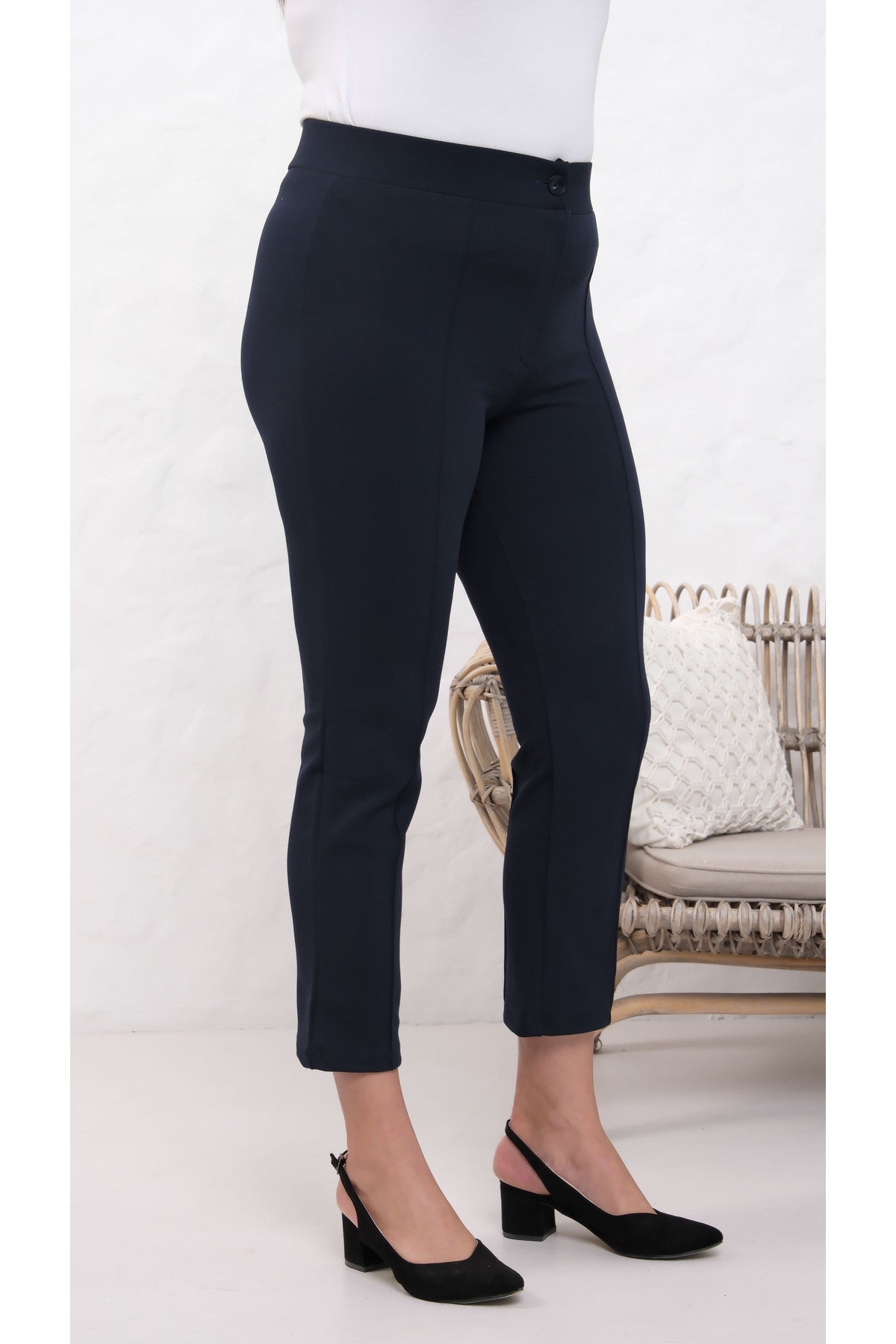 PWG909241317 - Likralı Lacivert Büyük Beden Dar Paça Pantolon, 4 Mevsim, Vücudu Toplayan Pantolon