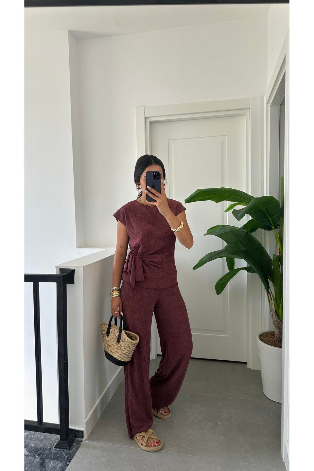 PWG2605251750 - Kadın Sienna Bordo Bağlama Detaylı Krinkıl Kumaş Bluz Pantolon Takım