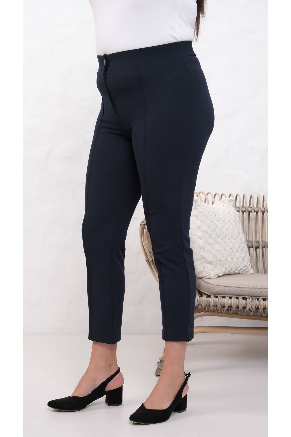 PWG909241317 - Likralı Lacivert Büyük Beden Dar Paça Pantolon, 4 Mevsim, Vücudu Toplayan Pantolon
