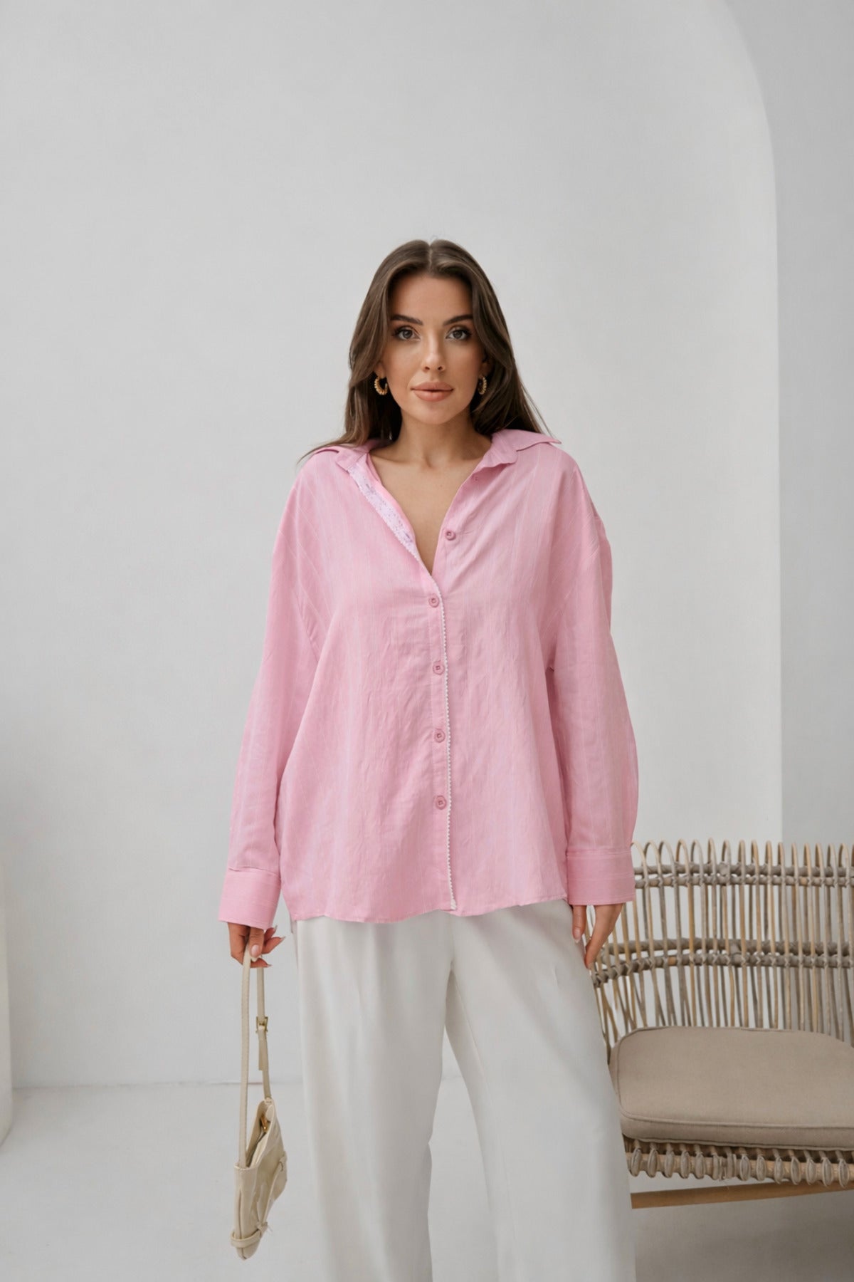 PWG1006251208 - Kadın Monroe Dantel Işlemeli Gömlek, Dokuma Modal Kumaş Oversize Gömlek - Pembe