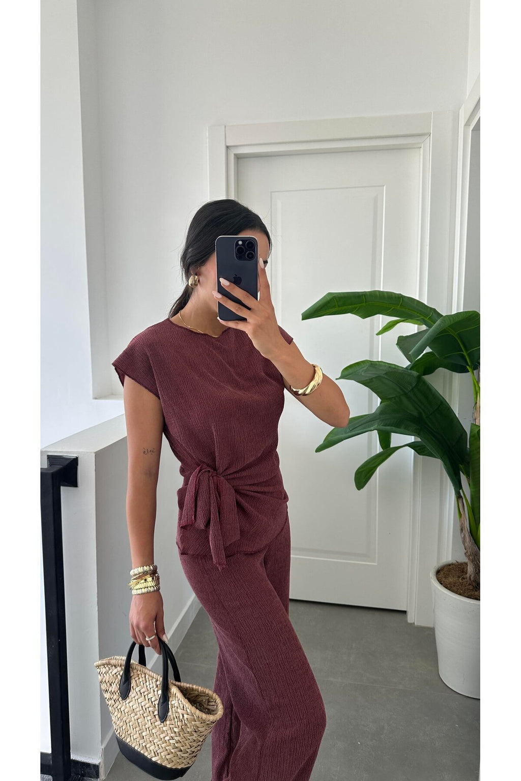 PWG2605251750 - Kadın Sienna Bordo Bağlama Detaylı Krinkıl Kumaş Bluz Pantolon Takım