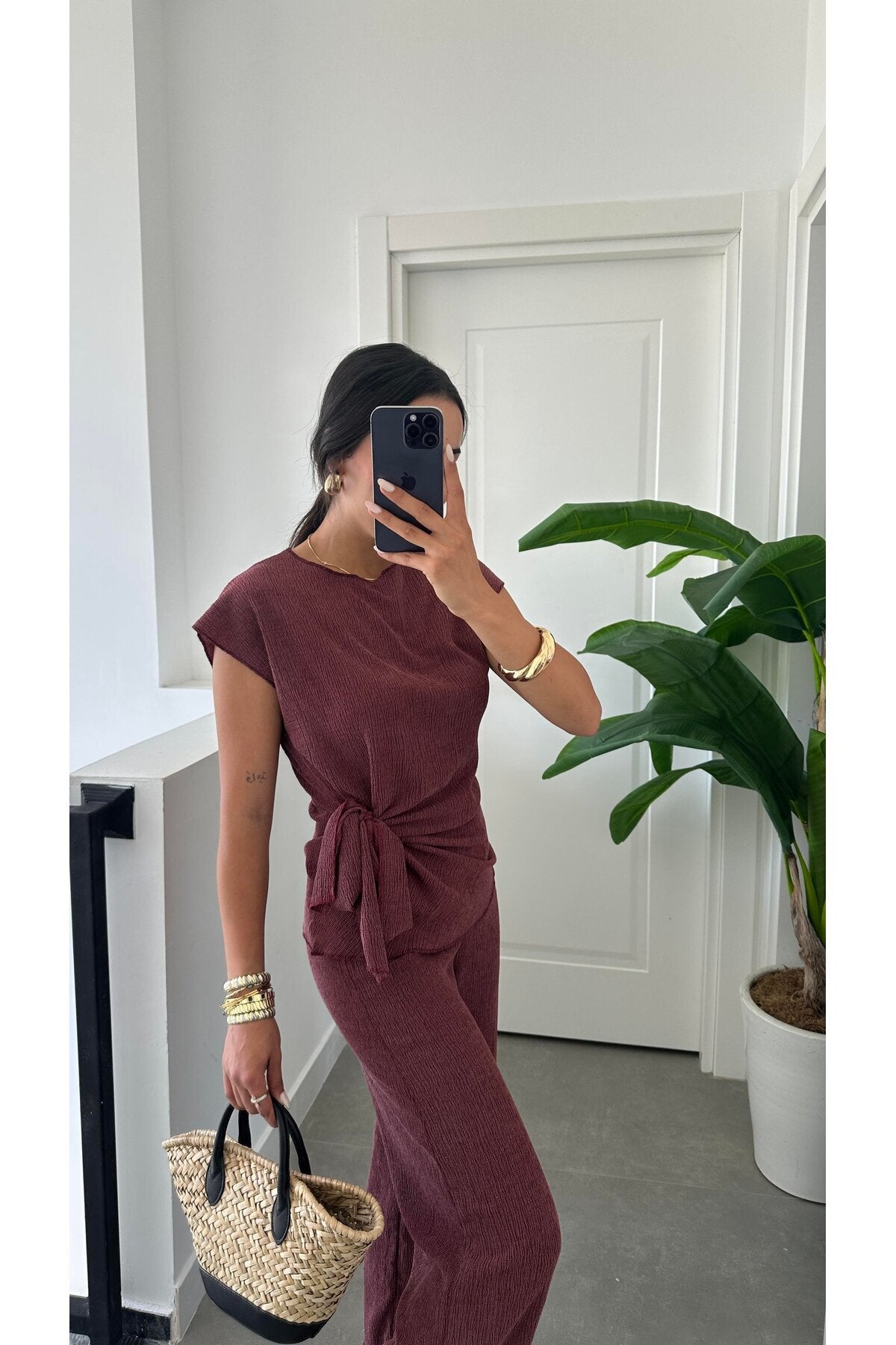 PWG2605251750 - Kadın Sienna Bordo Bağlama Detaylı Krinkıl Kumaş Bluz Pantolon Takım